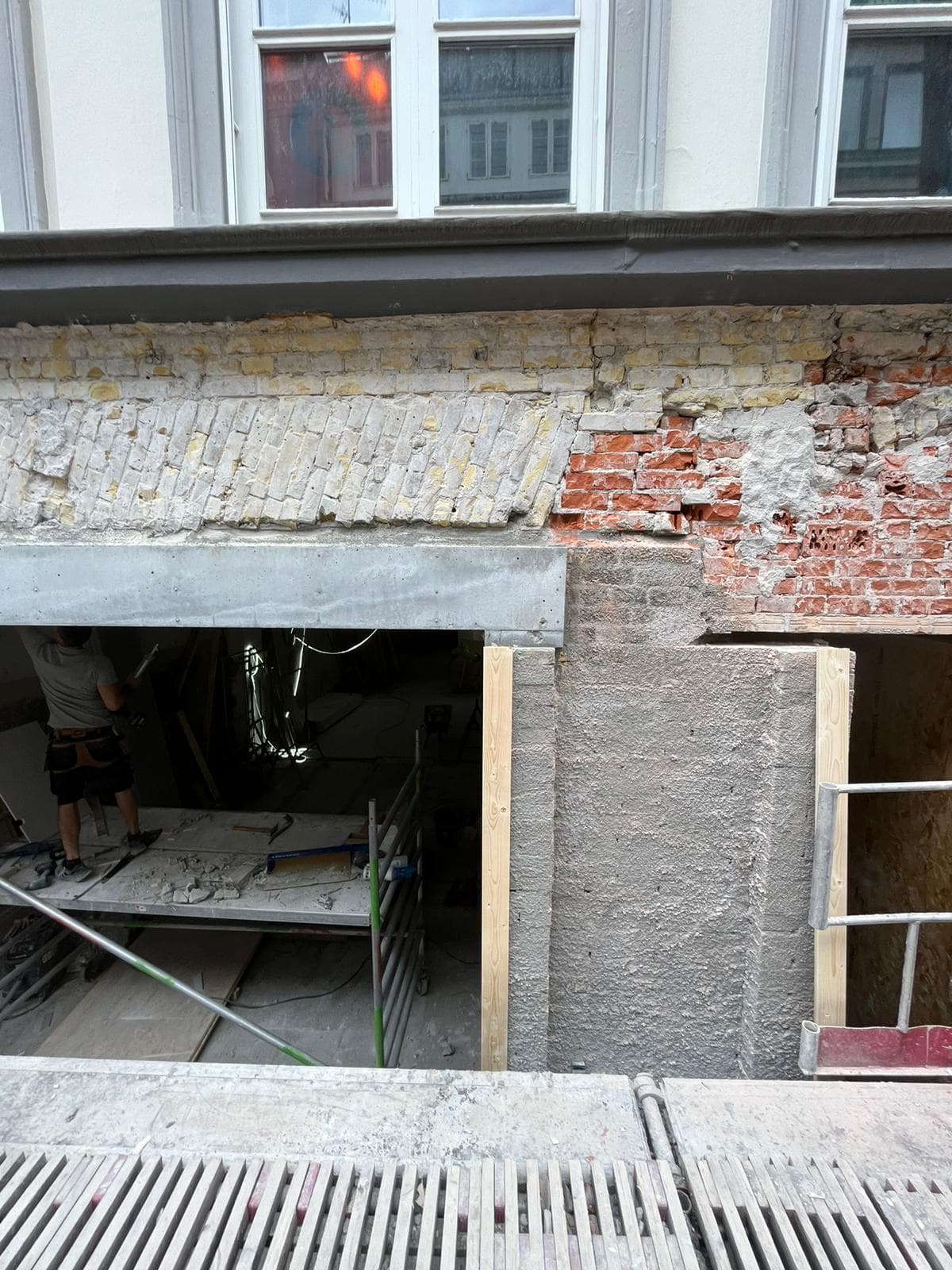 Facadeåbning med ståldrager